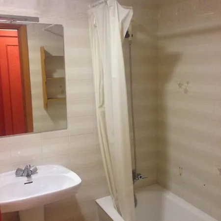 Apartamento Familiar Cerca Del Mar Apartment *