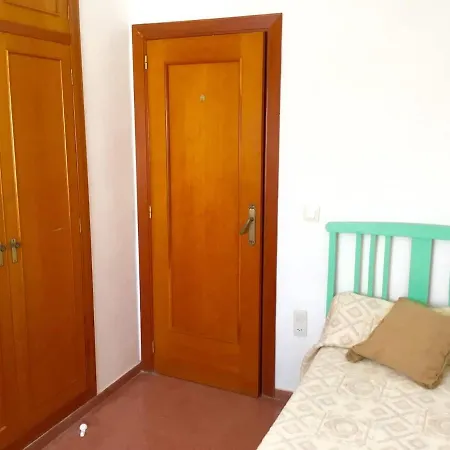 Apartamento Familiar Cerca Del Mar Apartment *